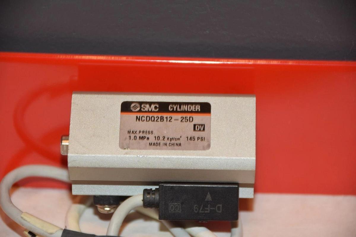 Used SMC NCDQ2B12-25D 12mm BORE 25mm STROKE DOUBLE ACTING AIR CYLINDER WITH SENSOR