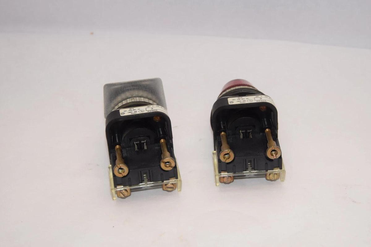 Used (Lot of 2) ALLEN BRADLEY 800H-QR10 Series C Red Indicator Light