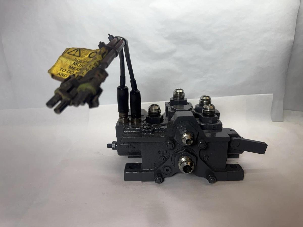 Used Altec Vermeer Prince Hydraulic Valve 1 Spool Valve block 1139 DB8505-800 AE21