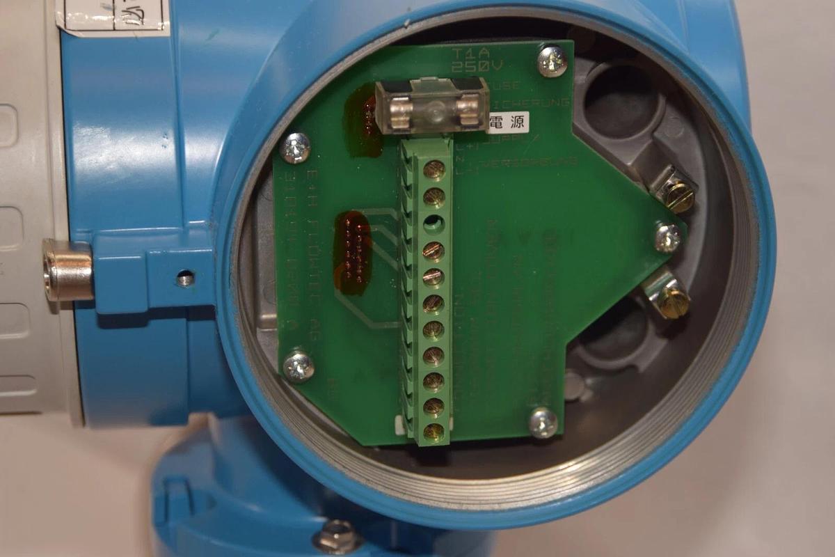 ENDRESS + HAUSER Promass M Mass Flowmeter Titanium 1" 60MT25-SAD00A20A1B (NEW)