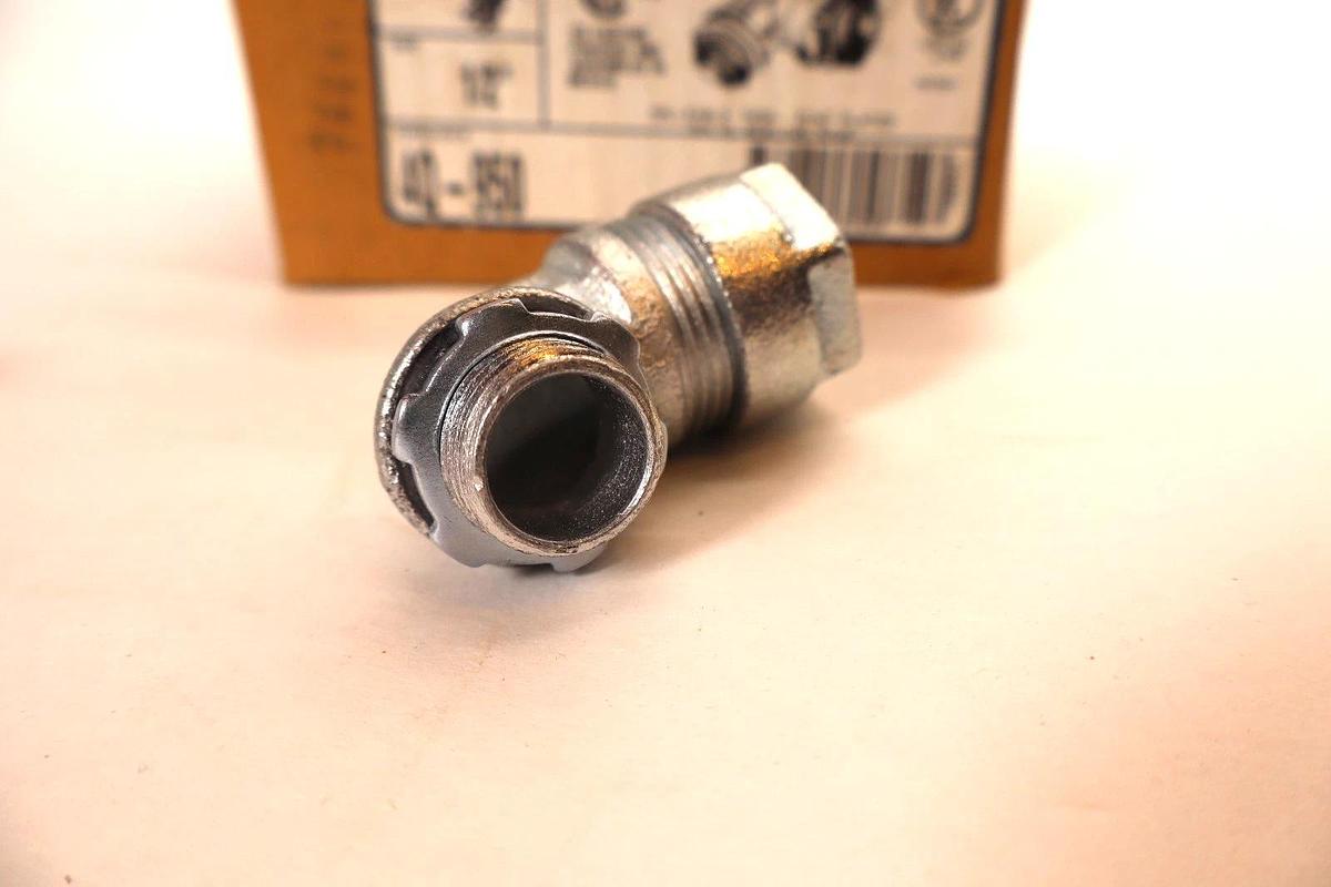 O-Z / Gedney 4Q-950 1/2" 90° Liquidtight Connector (New - Box of 10)