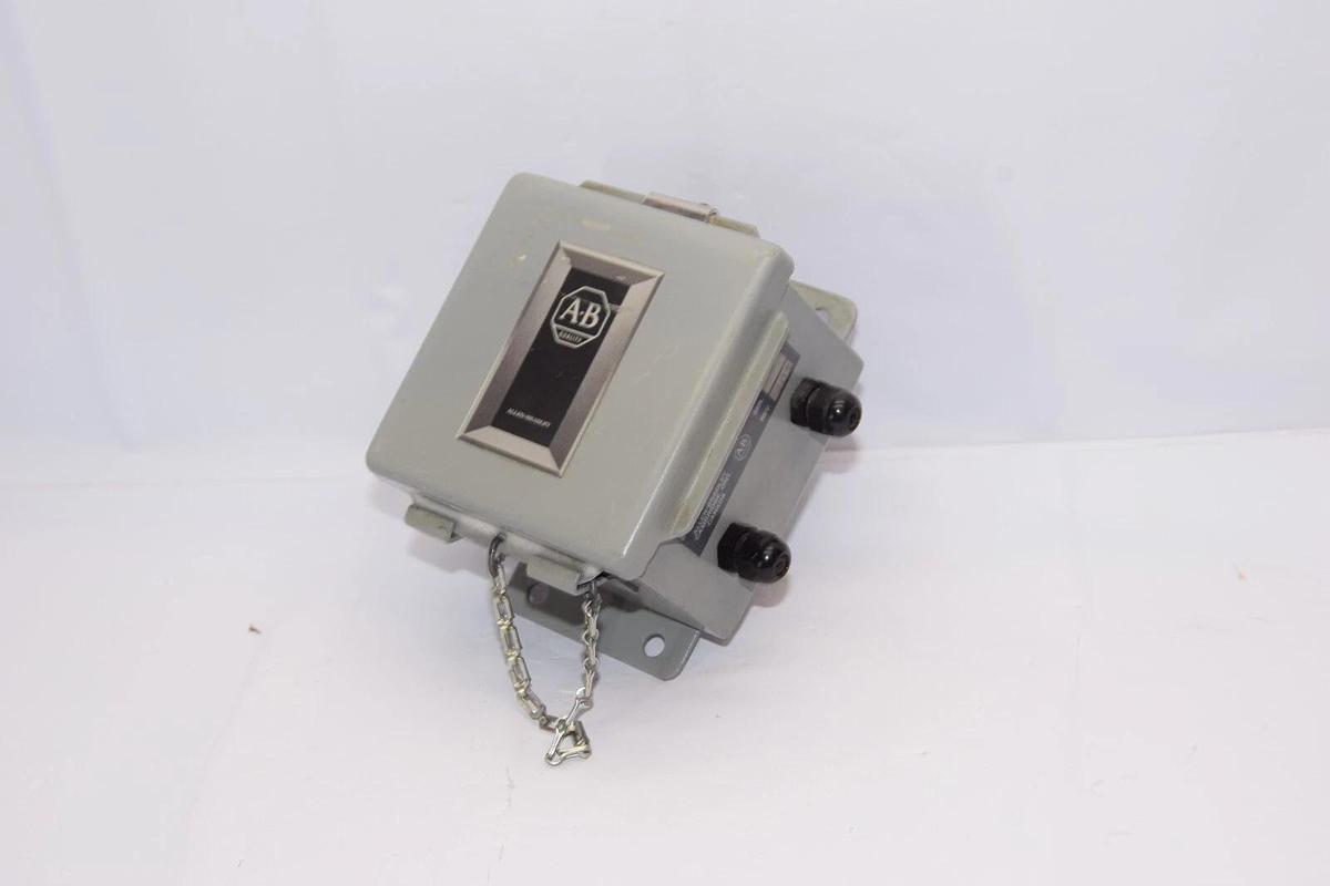 Used ALLEN BRADLEY 1770-SC Data Highways Station Connector