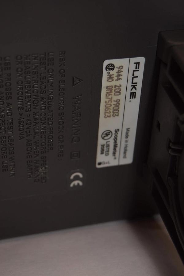 Used FLUKE 99B ScopeMeter Series II 100MHz Hand Held Oscilloscope *No AC Adapter