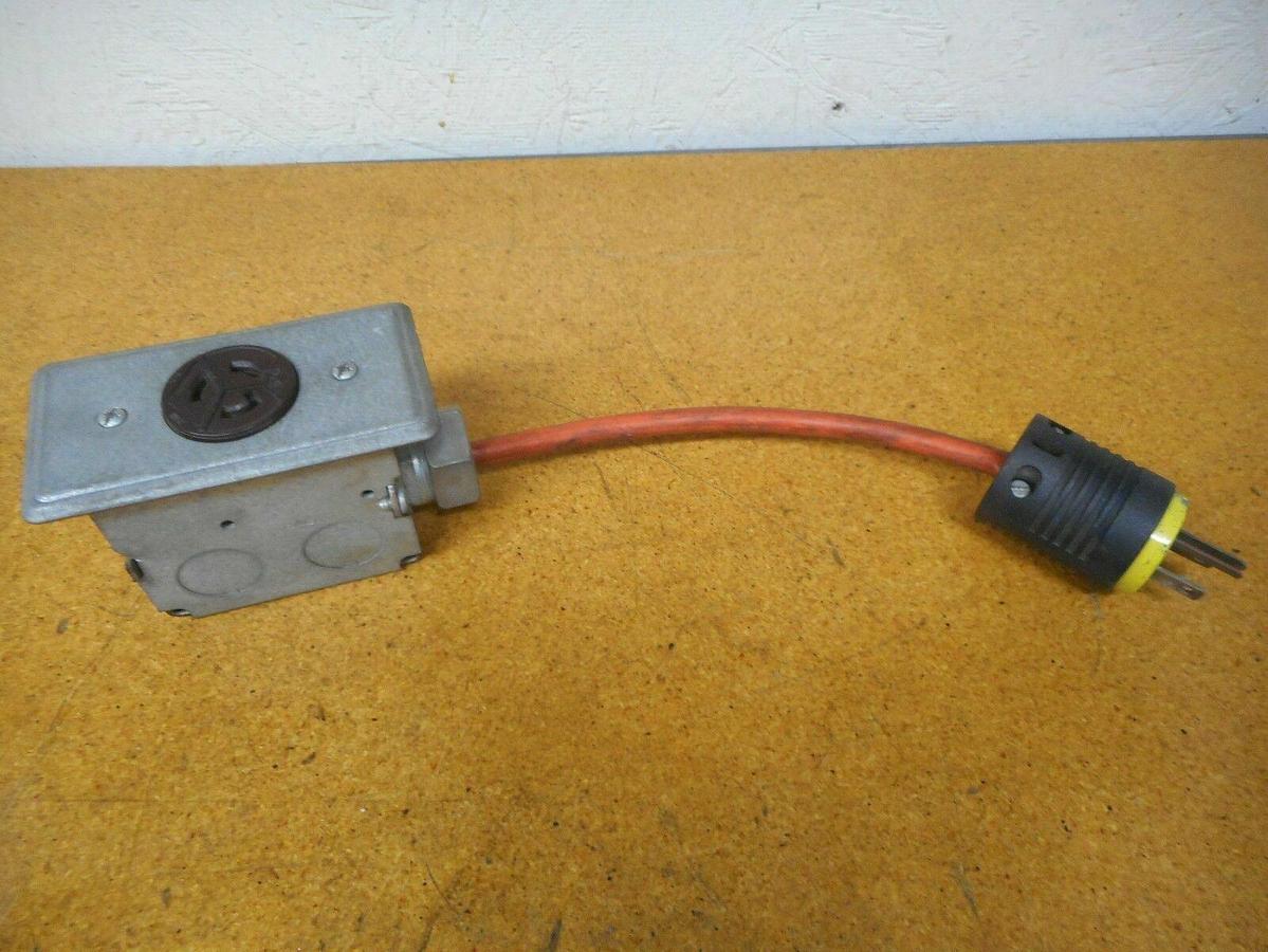 (NEW - Lot of 7) PASS & SEYMOUR ML-1 15Amp A 125V Midget-Locking Receptacle