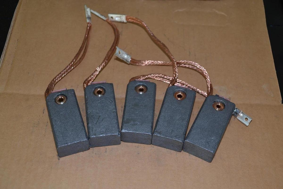 5) HELWIG GRAPHITE MOTOR BRUSH BRUSHES H704  3-1/8" x 1-1/2" x 1"  NEW