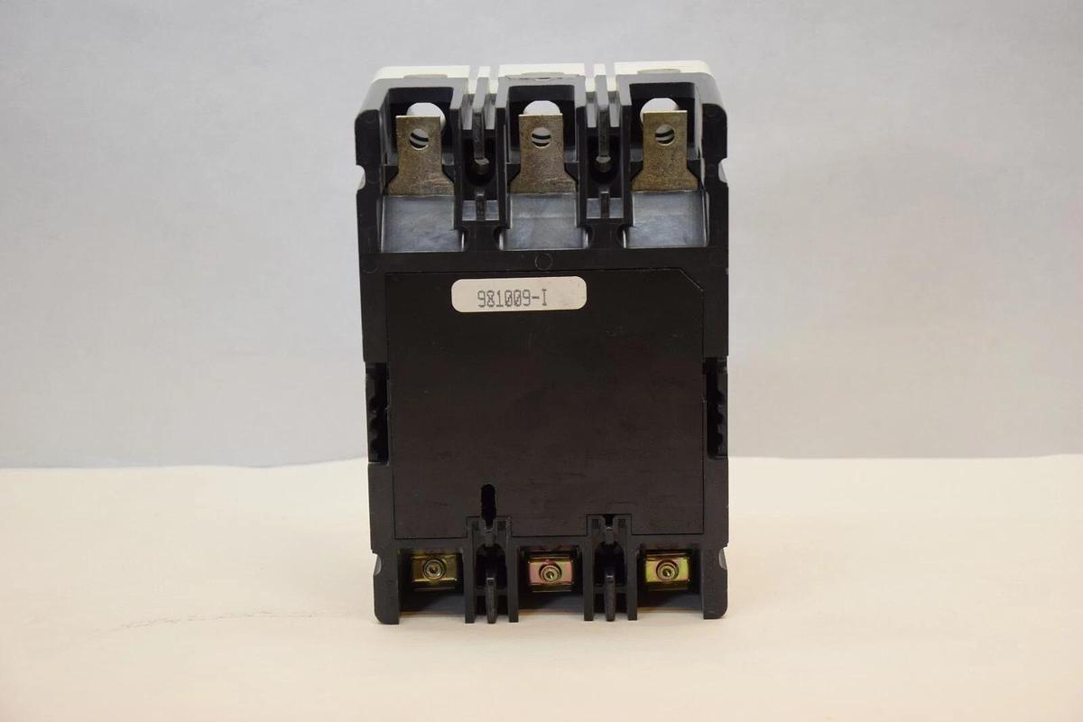 (New) CUTLER HAMMER / WESTINGHOUSE EHD3015 6638C90G84 15 Amp 3P Circuit Breaker