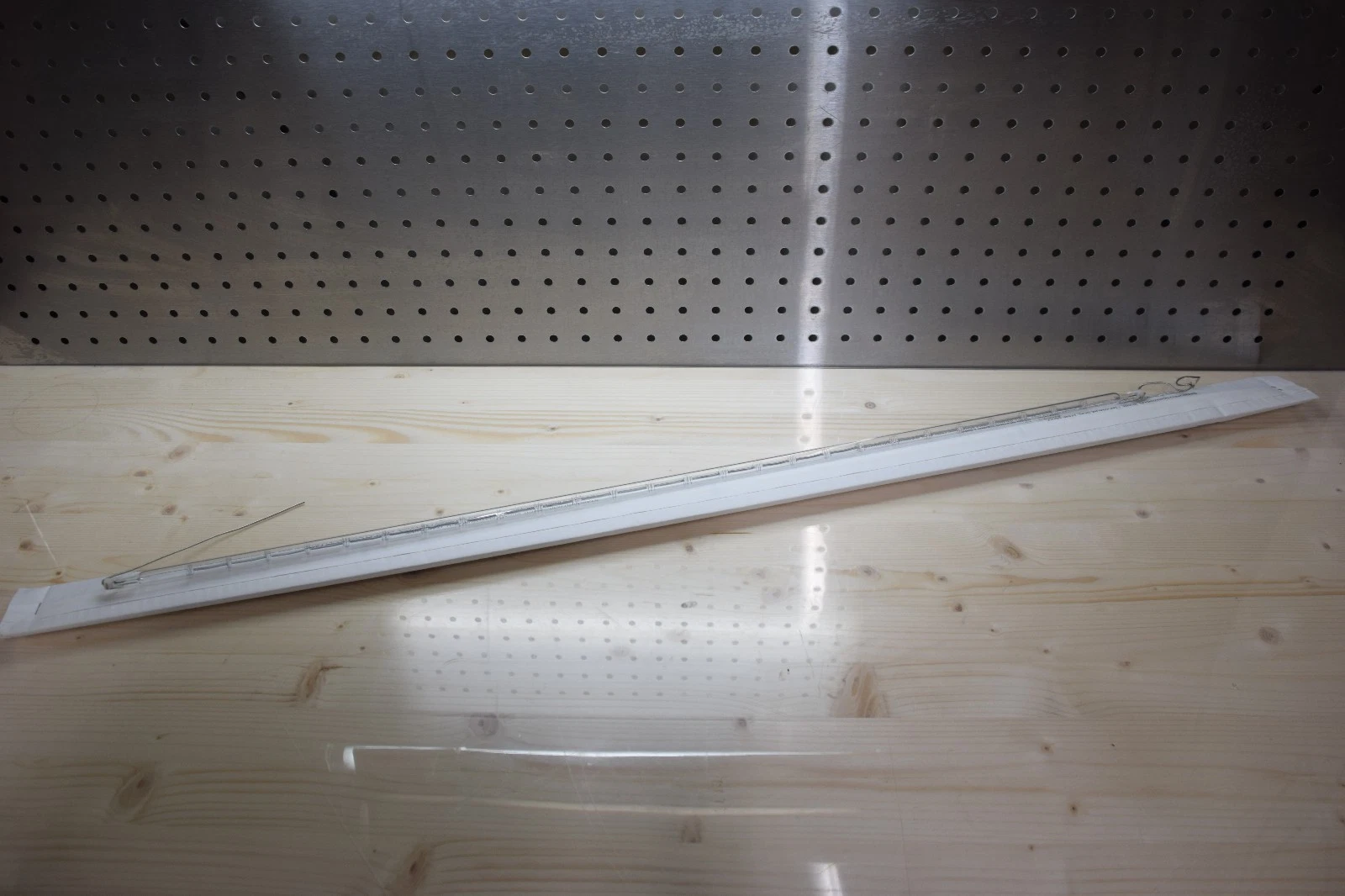 Used (BOX OF 6) FOSTORIA INDUSTRIES F2548H 2500W CLEAR QUARTZ Heat Lamp 3.65 kW, 480V