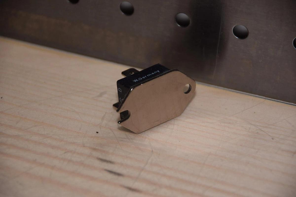 PHILIPS BUZ58 BUZ58A 1KV 3.6A TO 238AA NCHANNEL TRIAC NEW