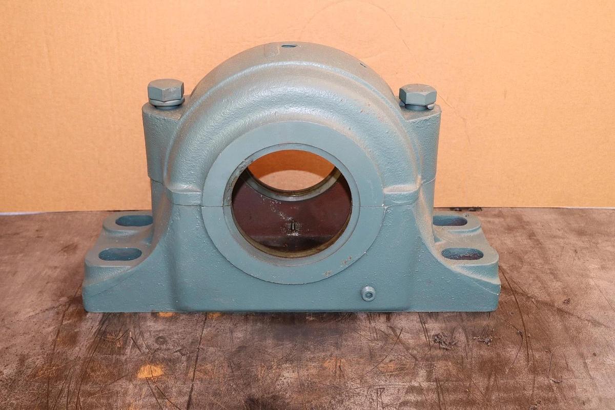 Dodge Pillow Block HOUSING 4-Bolt 041223 4-15/16" - 5-1/4" Cast Iron (NOS)