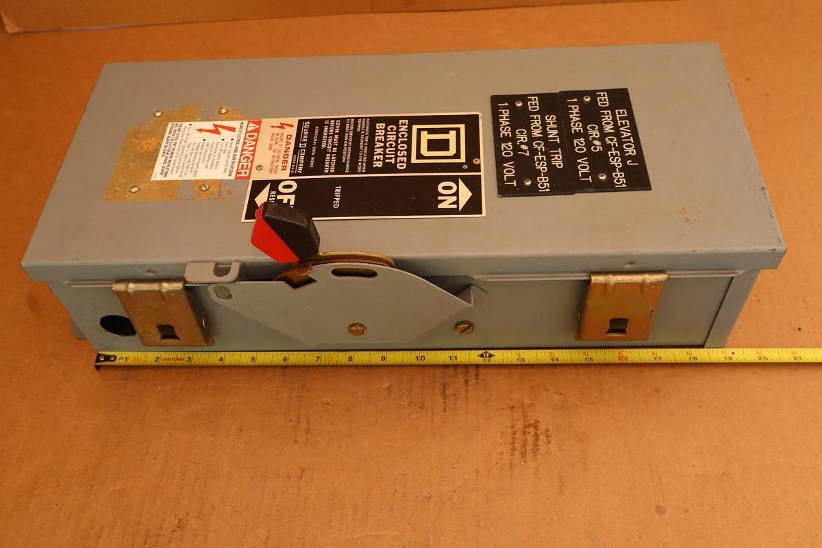 Square D Enclosed Breaker disconect FA-100-AWK 100A w/ 20A Breaker FAL220201021