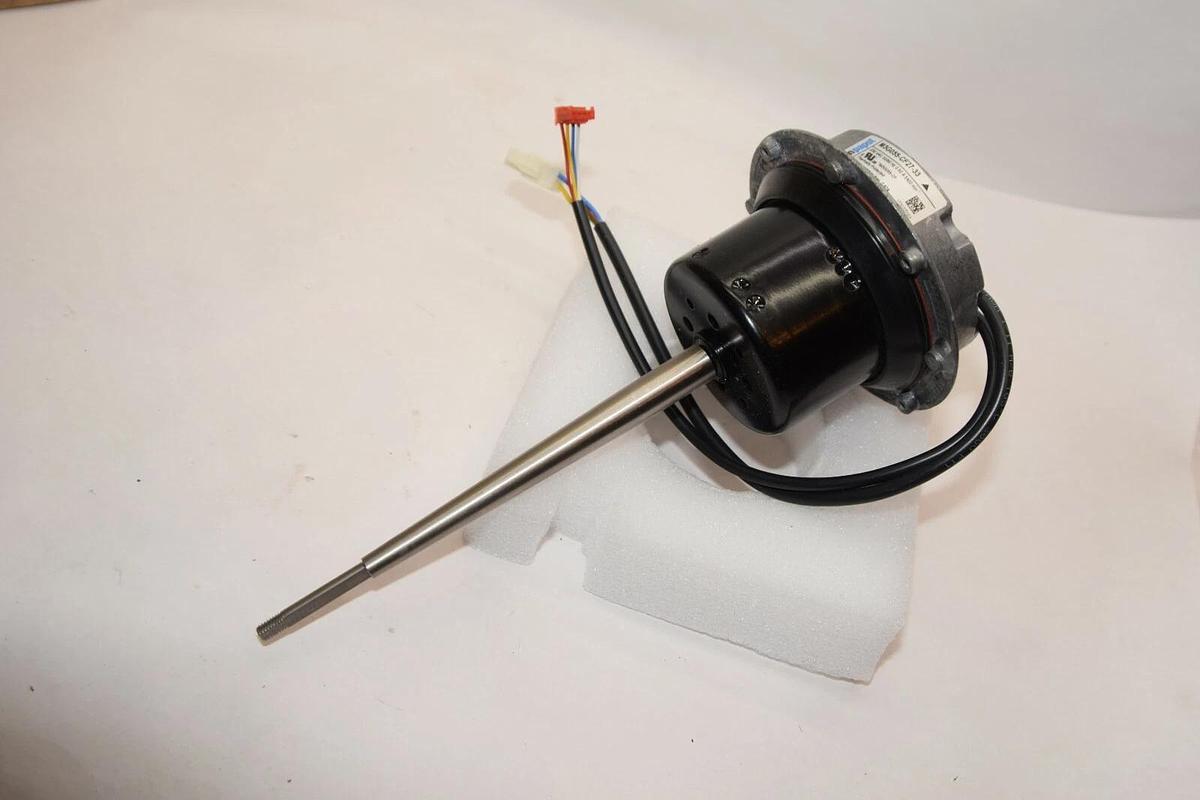 (NEW) EBMPAPST M3G055-CF27-33 230Vac 50/60Hz Axial Fan