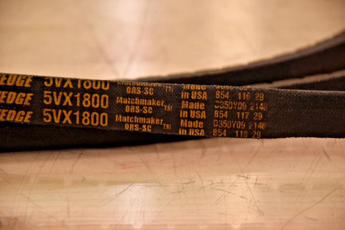 GOODYEAR HY-T WEDGE TIMING BELT 5VX1800 *USA* NEW