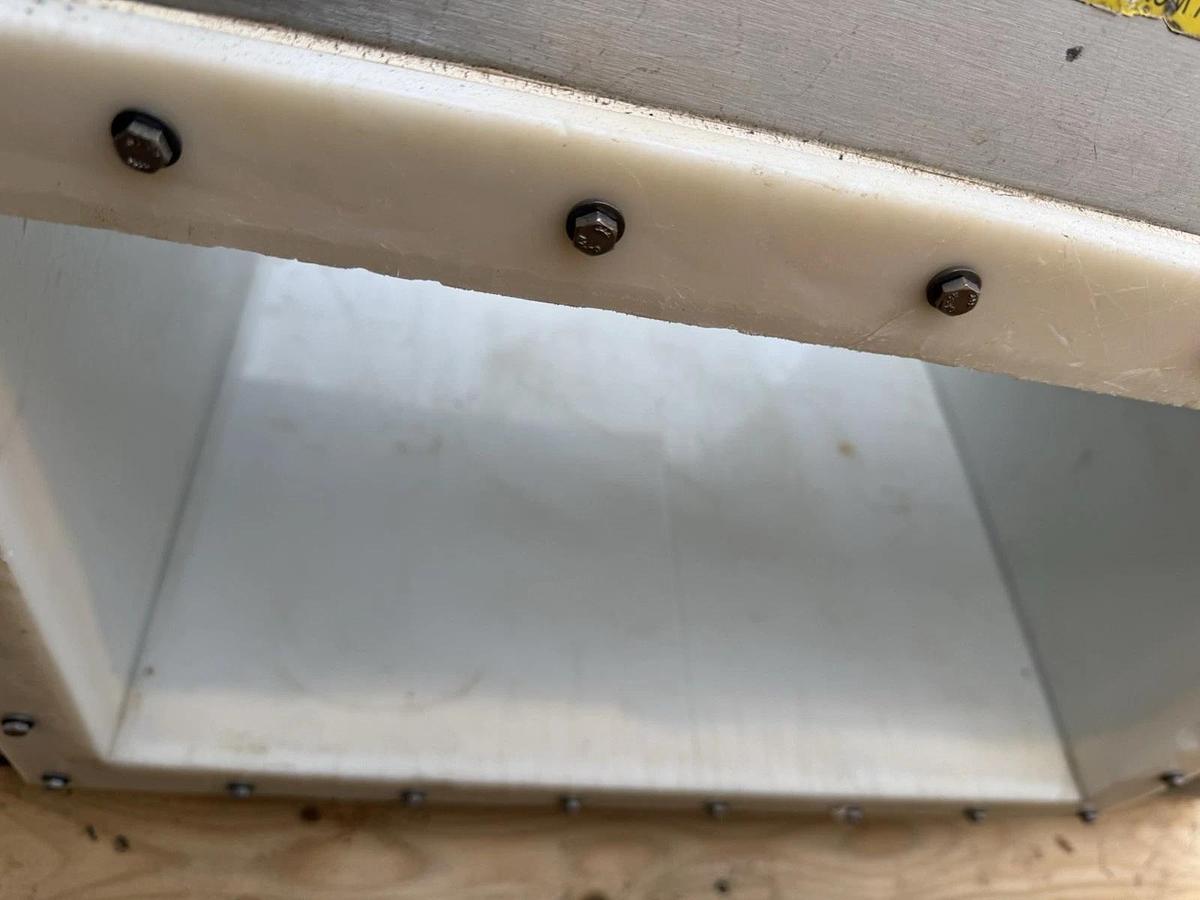 Used Lock Inspection Systems MET30+ Metal Detector for Conveyor  19-1/2" X 11-1/2"