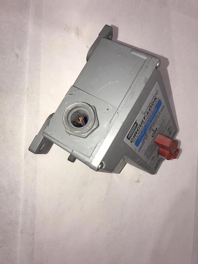 Used Hubbell HBL530MI9W Disconnect receptacle 4X 12 30 Amp 30A HBL 530MI9W 4 Pole