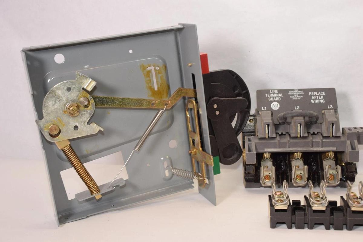 Used ALLEN BRADLEY 40120-582-02 X-401978 2100-5.0 30A 600v Disconnect Switch Assembly