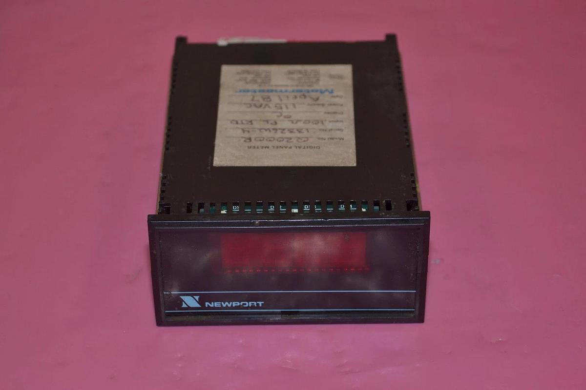 Used NEWPORT Q2000R 115 VAC Metermaster Digital Panel Meter