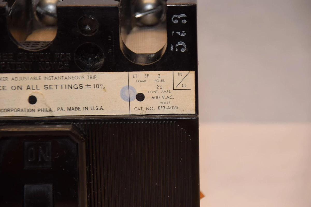 Used ITE EF3-A025 EF3A025 2737-52-1  3 pole 600V 25a 25 A Amp Circuit Breaker