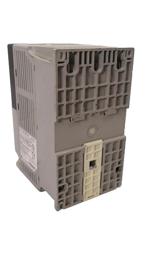 Used Allen Bradley PowerFlex 40 AC Drive 22B-D4P0N104 Series A 1.5kw 2hp