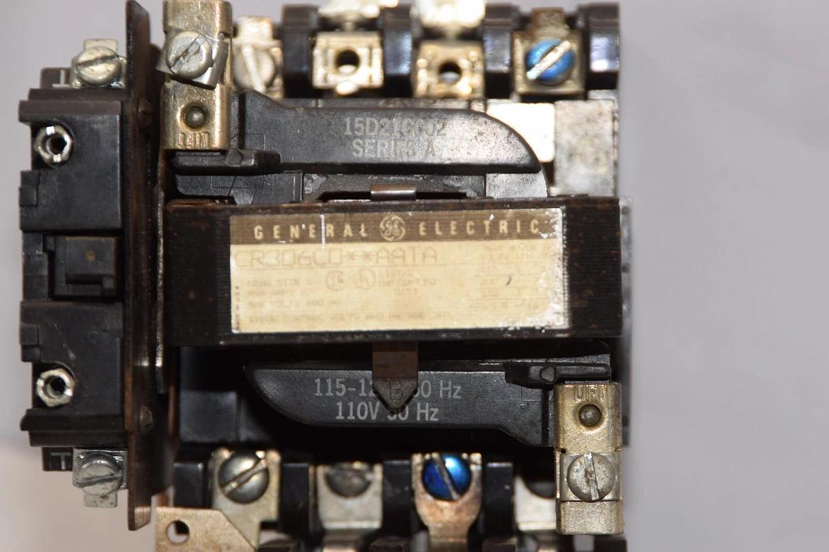 Used GE GENERAL ELECTRIC CR306C0**AATA Size 1 Starter 120V Coil CR324C310F9X Relay