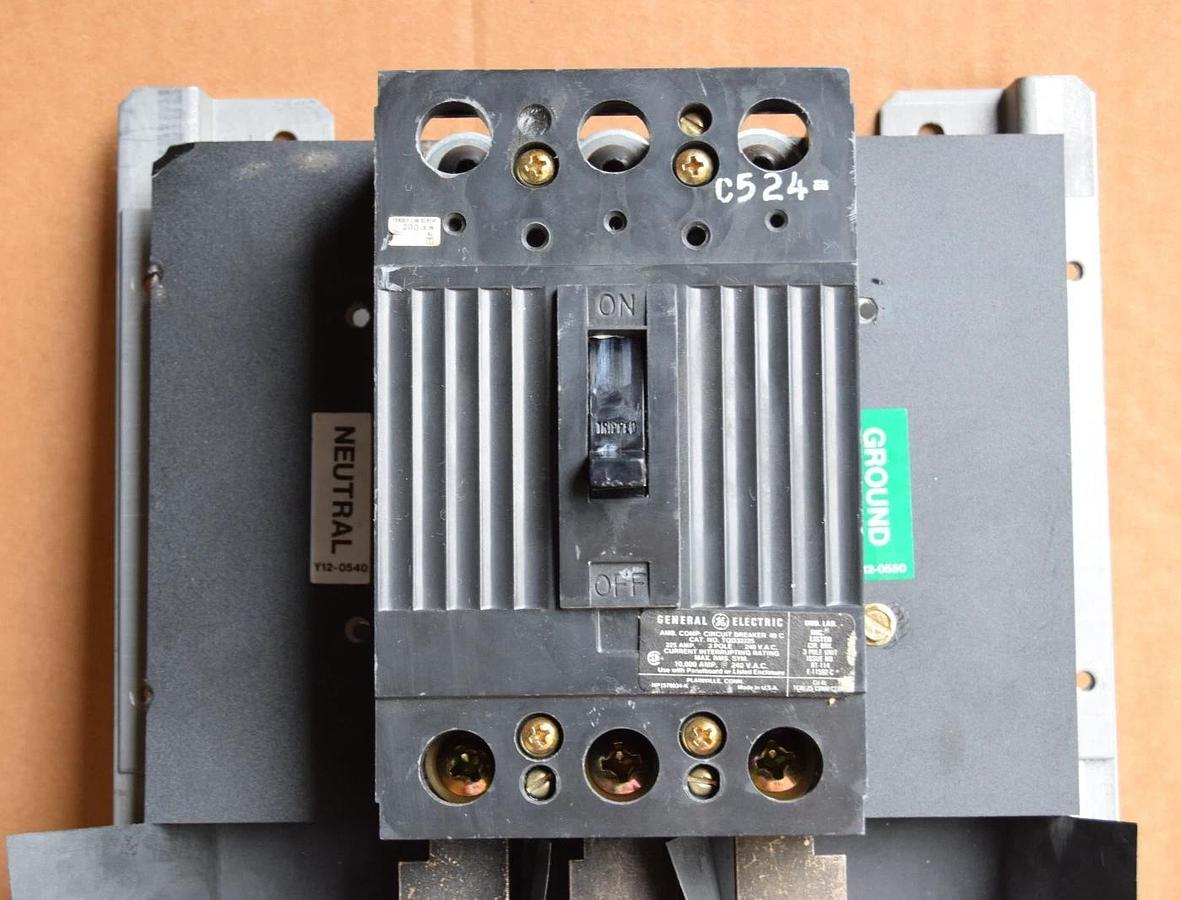 Used General Electric GE A Series 225A Panelboard Interior AQL3422ATX AXB4M9 3ph 4w