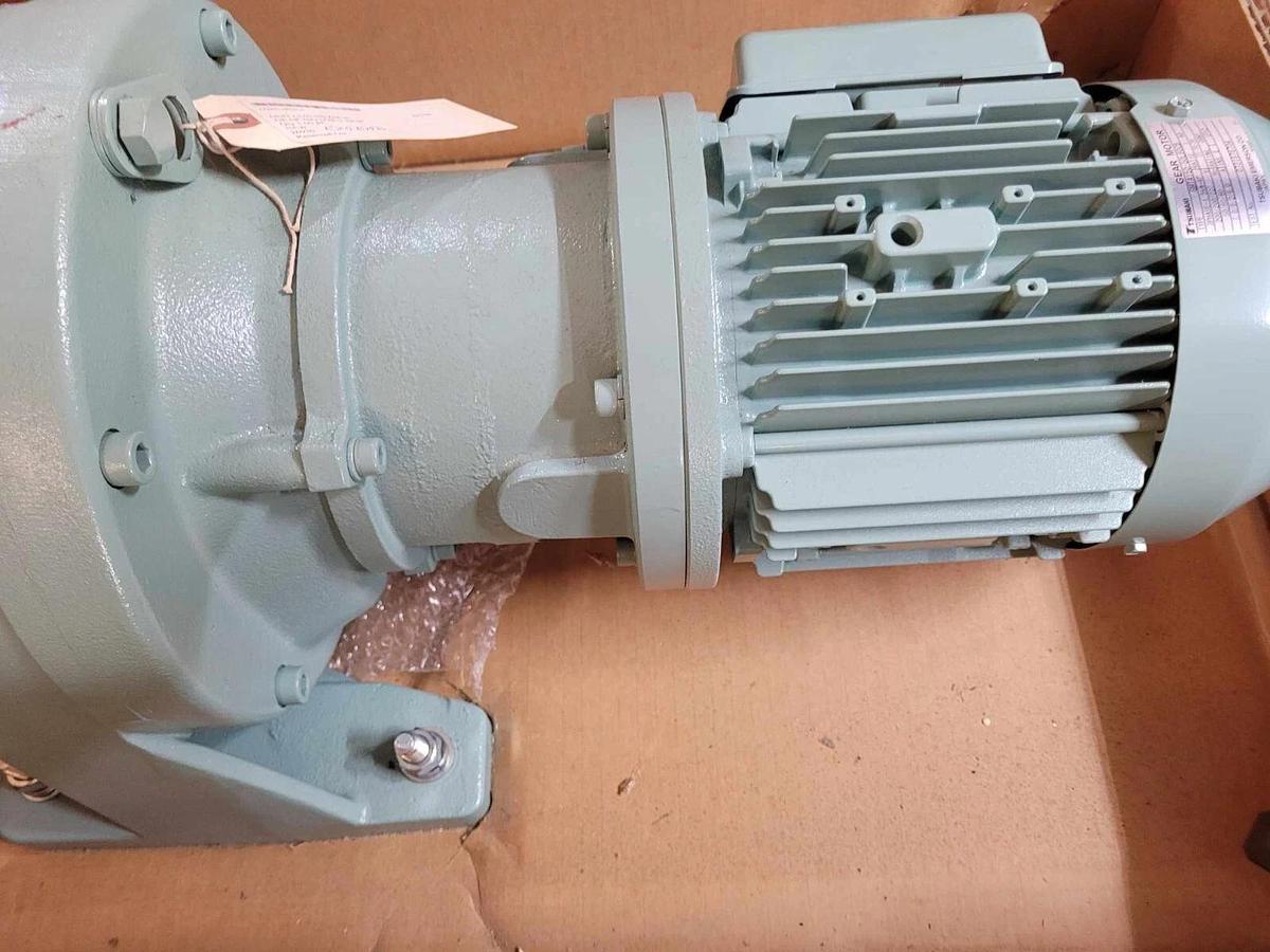 Tsubaki Emerson Gear Motor GMTA150-50L60CB GMTA150L60CB 3ph 1.5kW 1:60 220v NEW