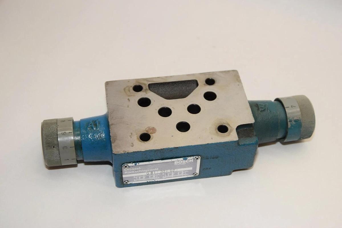Used Bosch Hydraulic Valve Choke Stack Valve regulator 0811320022  0 811 320 022