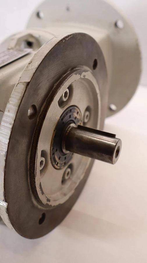 SEW-EURODRIVE Gearbox Gear Reducer SF37 AM56 SF37AM56 1750rpm 80.96 (NOS)