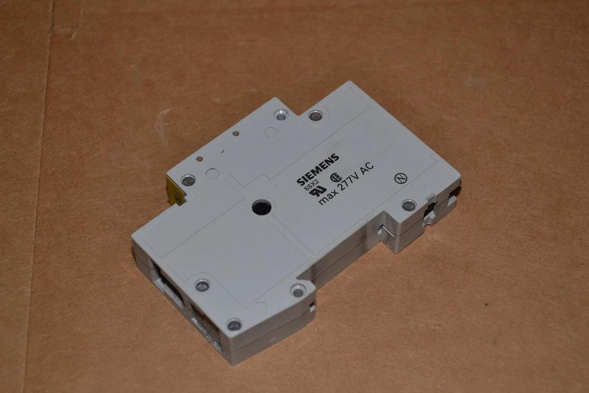 Used SIEMENS 5SX21 C32 32A 1POLE 277V CIRCUIT BREAKER