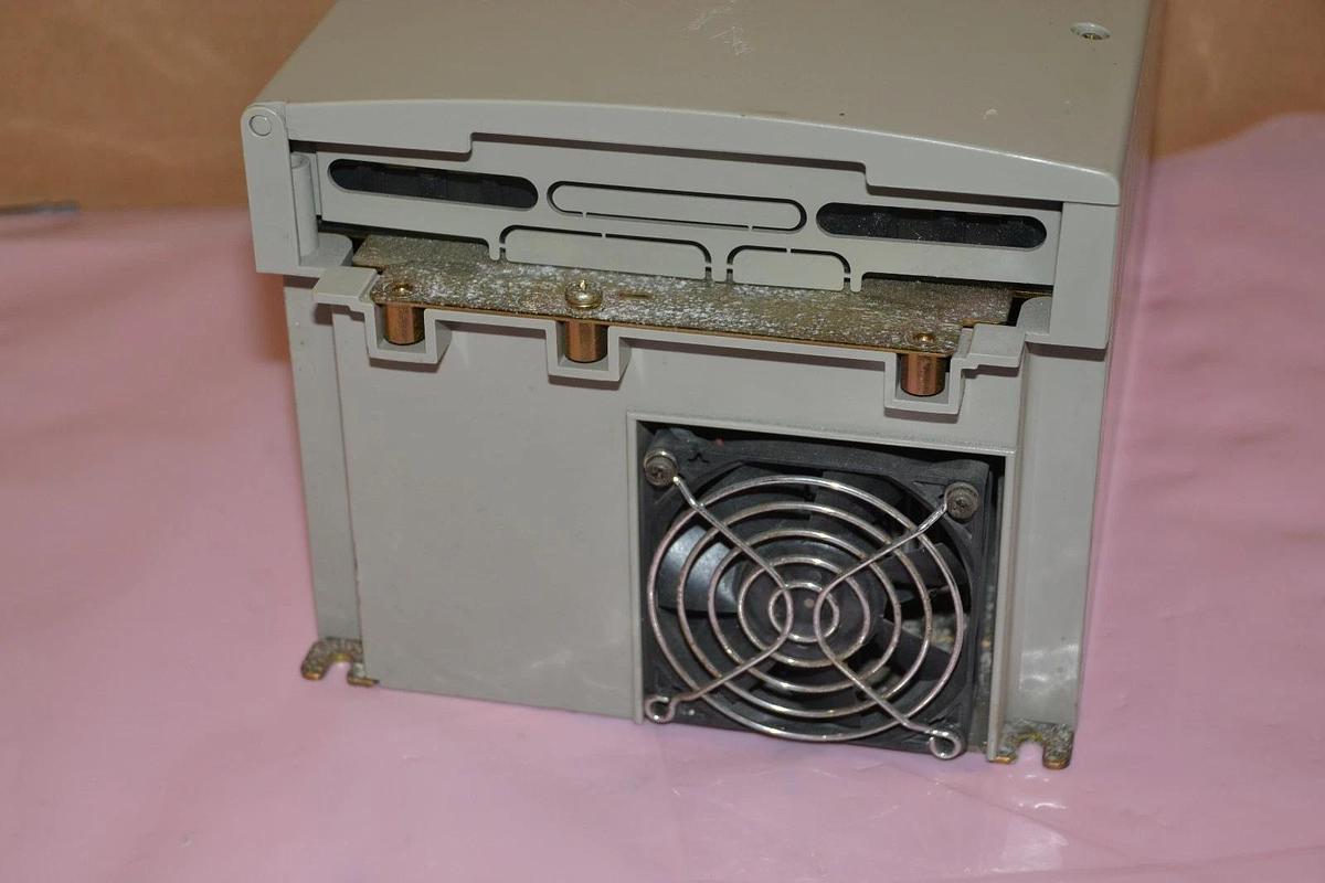 Used SQUARE D / SCHNEIDER ELECTRIC ATV28HU90N4U 7.5HP 460 VAC ALTIVAR 28 DRIVE