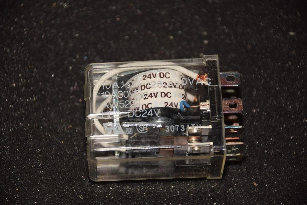 MATSUSHITA HP2-DC24V AW5222 10A 30VDC RELAY NEW