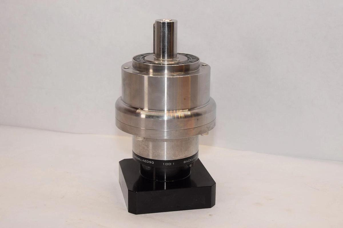 Used APEX DYNAMIC AE090 100:1 , 1012210995 Ratio Planetary Gearbox
