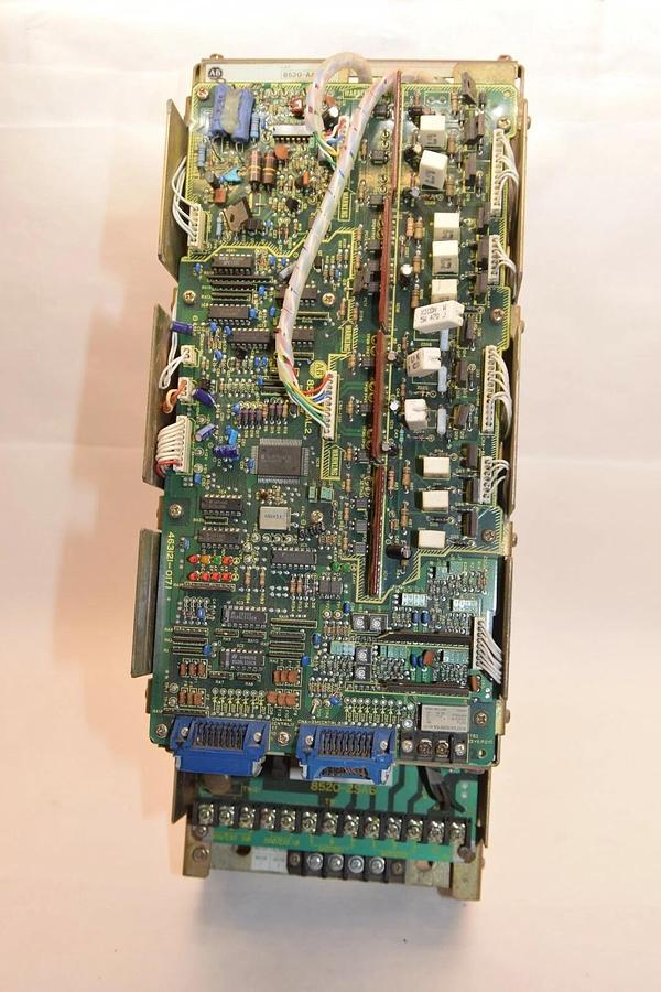 Used ALLEN BRADLEY 8520-AA6 8520AA6 EM862942*1 Series A Servo Drive