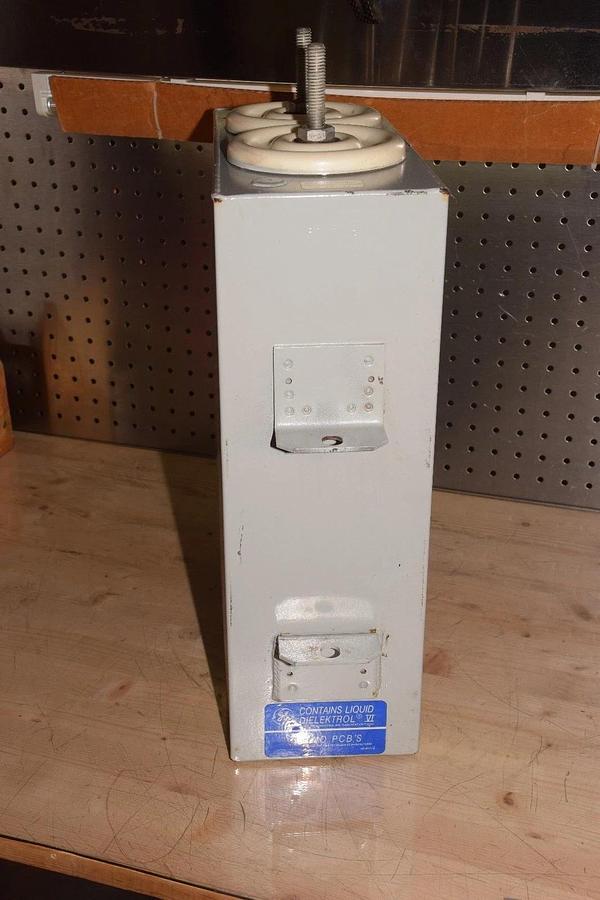 Used GE Capacitor, 17L 1000TH, 2000 VDC, 2160 UF, 2160UF, 17 L, W/ liquid DIelektrol