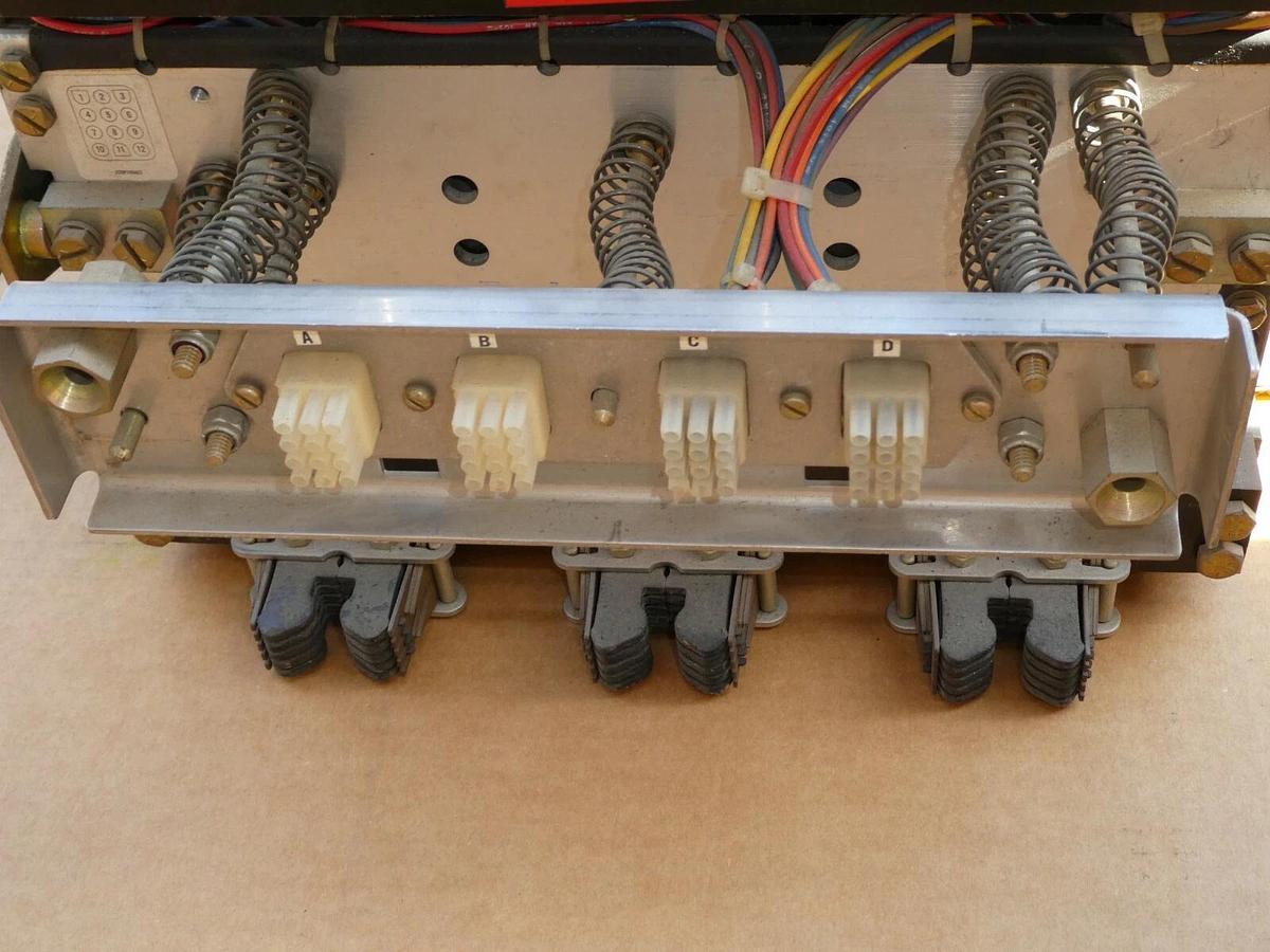 Used Westinghouse SPB 100 1600A Drawout Pow-R Breaker  w/ 1000 Amp Plug SPB100