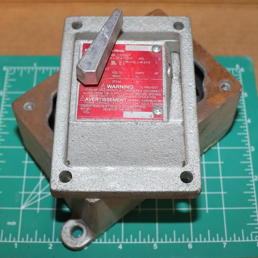 Used CROUSE HINDS DS666 NX SWITCH ENCLOSURE FOR HAZARDOUS LOCATIONS