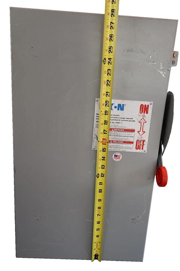 Used Eaton 200A Heavy Duty Safety Switch Disconnect D324N 3-Pole 4-Wire 200Amp