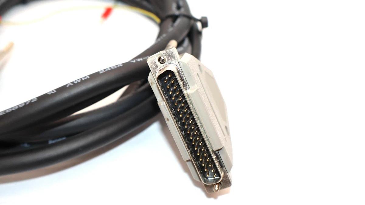 Used Bore CJ1-DB300DB-37CG PLC Cable Assembly