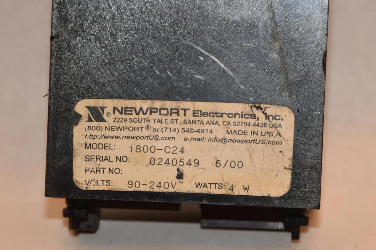 Used NEWPORT ELECTRONICS INC 1800-C24 1800C24 90-240V 4W Temperature Controller