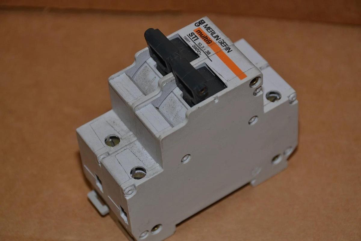 Used MERLIN GERIN MULTI 9 STI 10.3x38 15651 380V 2 POLE CIRCUIT BREAKER