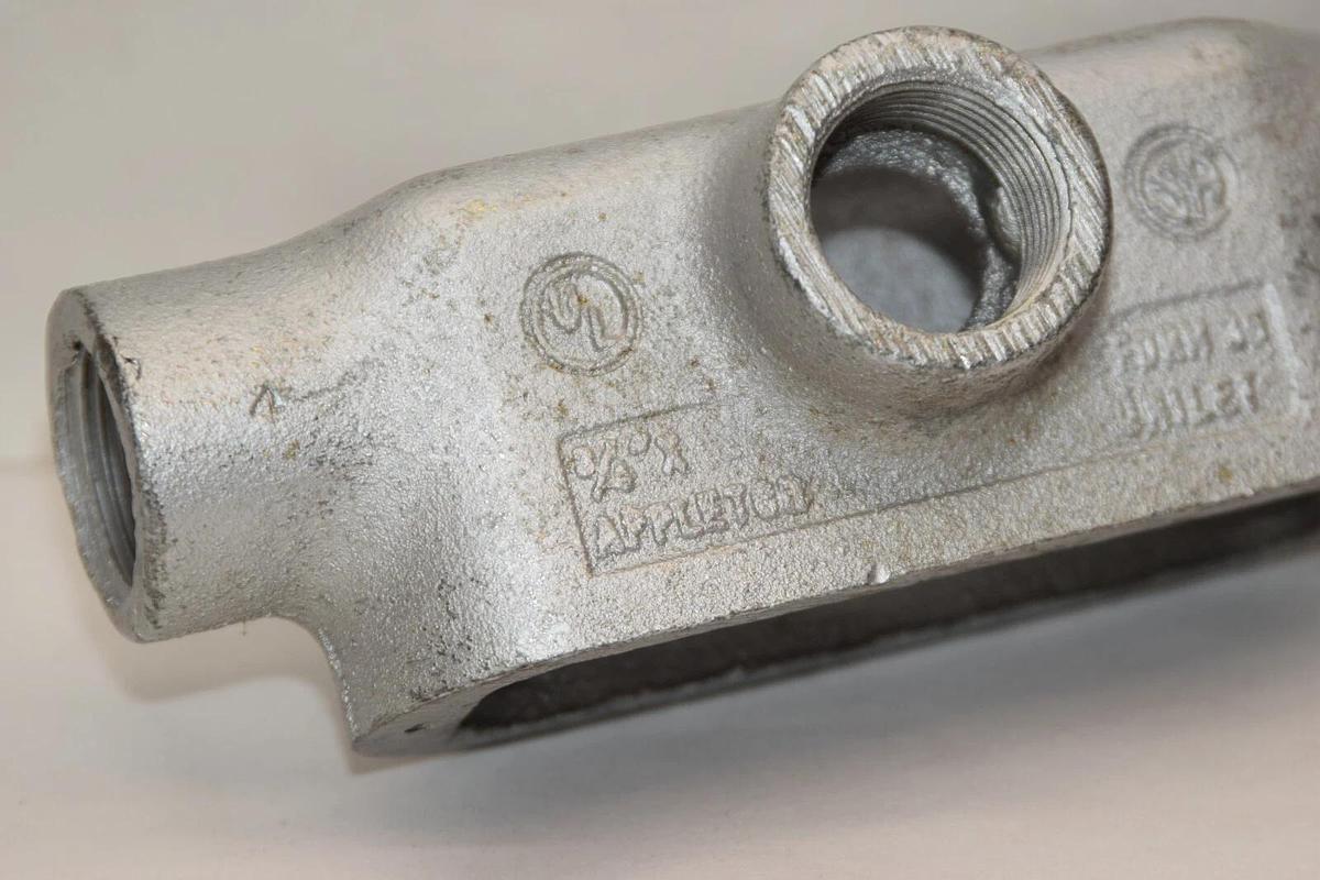 (NEW) APPLETON 3/4" X-Type Conduit Outlet Body Form 35