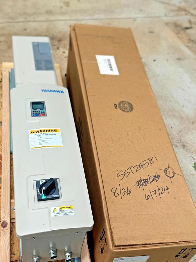 YASKAWA Z100 Drive CIMR-ZU4A0034FAA 3ph 480v w/ Z1C1B034PC *NEW take out*