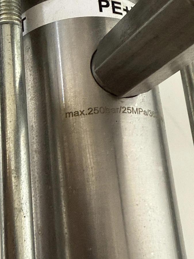 Used Wagner Wildcat Icebreaker 10-70LP  Piston Pump 10-70-LP Ratio10:1  Low psi