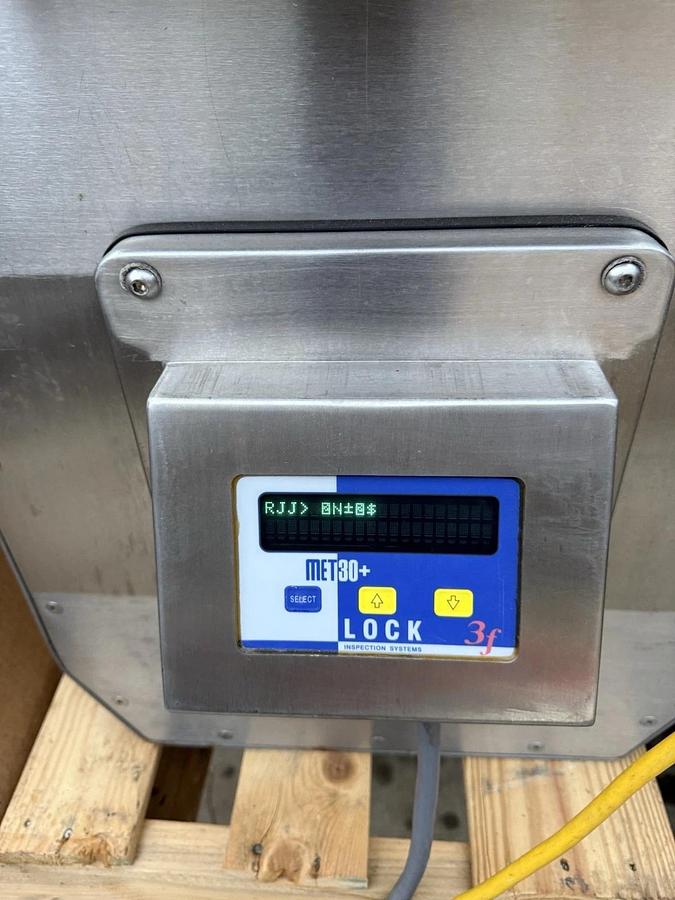 Used Lock Inspection Systems MET30+ Metal Detector for Conveyor  19-1/2" X 11-1/2"