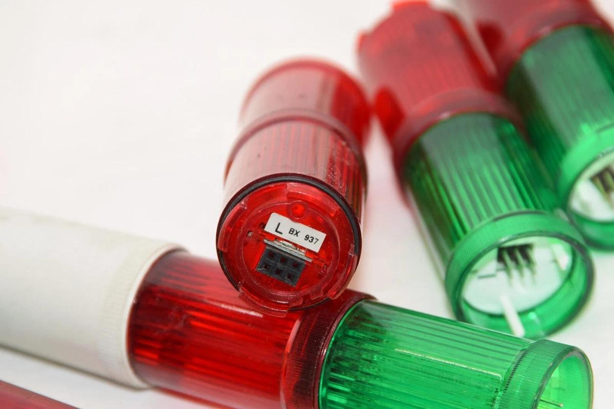 Used (LOT) CUTLER HAMMER RX 330 , BX 937 , DZ 746 Red/Green/Orange LCD Stack Light