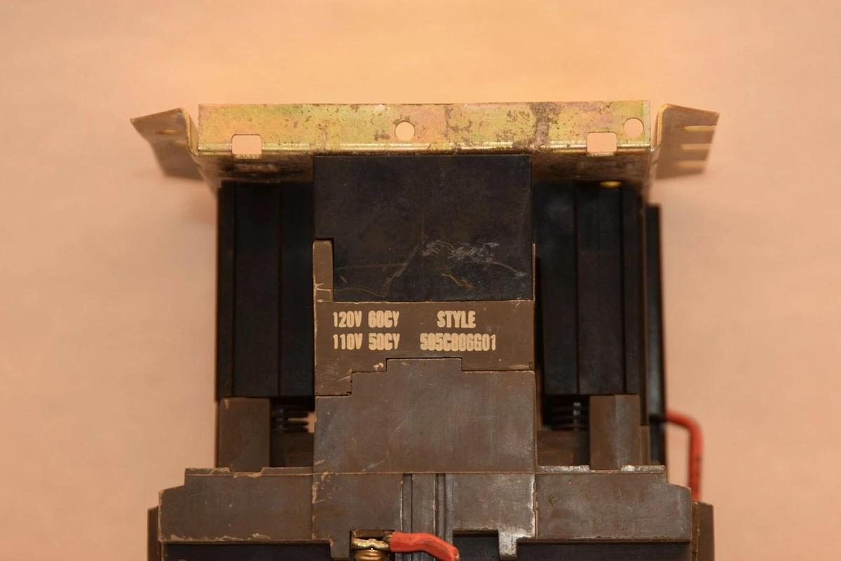 Used WESTINGHOUSE A200M2CAC 45A Size Sz 2 110V 110/120V 50/60Hz Coil Contactor