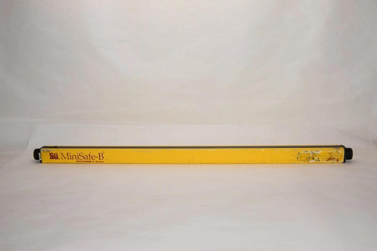 Used STI MS4324B-2 Range 30' MiniSafe 24" Transmitter Light Curtain