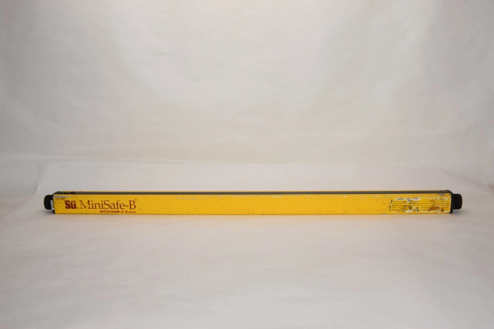 Used STI MS4324B-2 Range 30' MiniSafe 24" Transmitter Light Curtain
