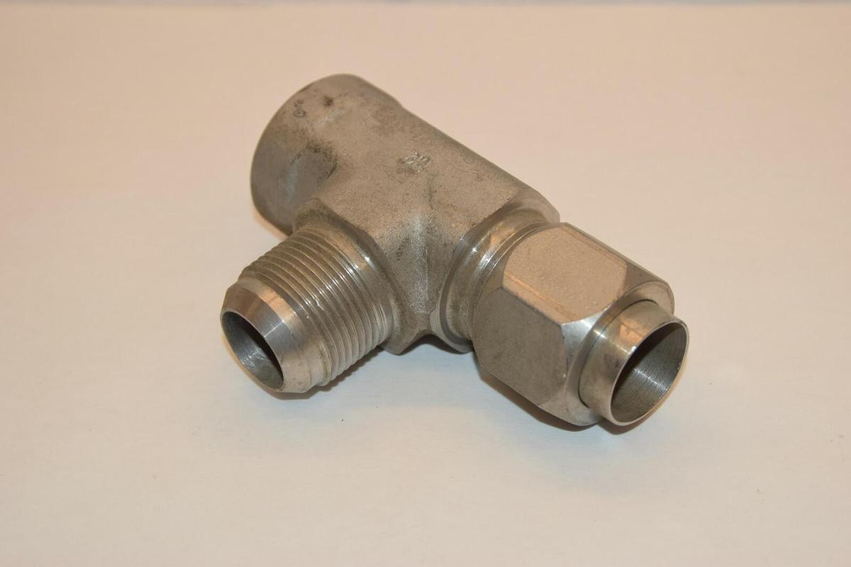 NEW PH 319-05582 1" NPT TEE TUBE FLAIR T Fitting STAINLESS STEEL Swagelok ?