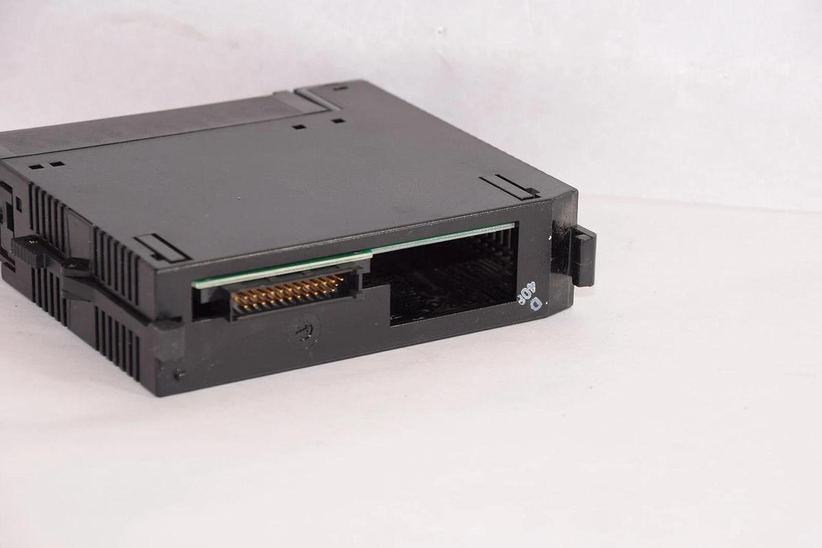 Used GE FANUC Output Module IC693MDL940J 2A 16pt Relay Output Module