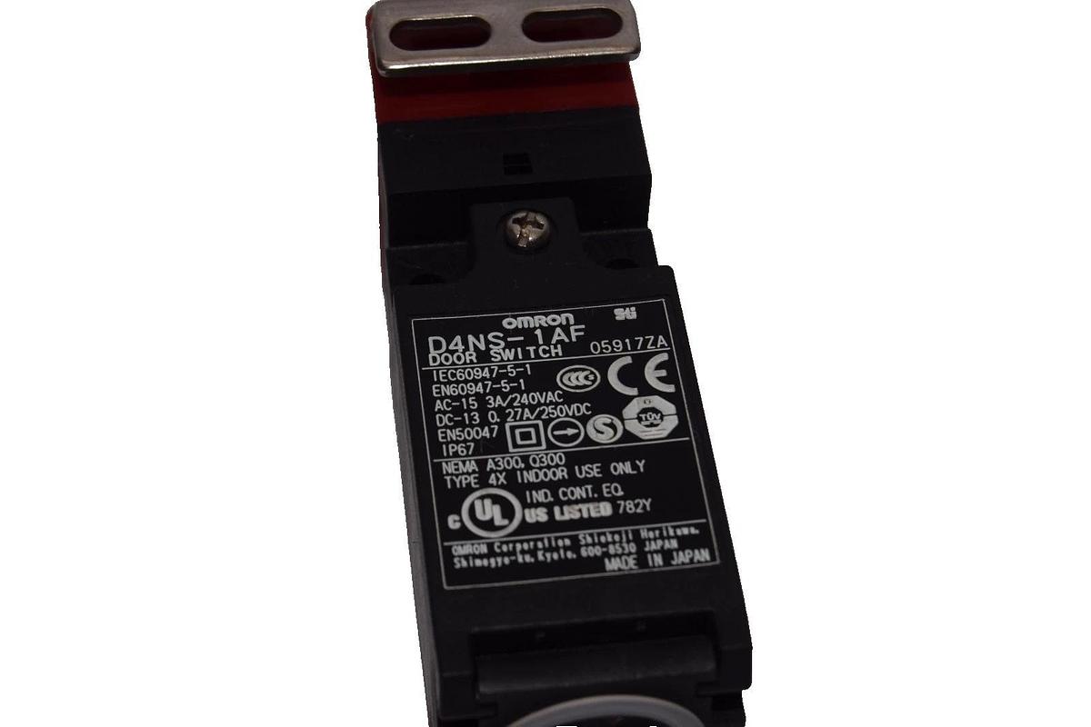 Used Omron D4NS-1AF 3A 240Vac Safety Door Switch - Lot of 5